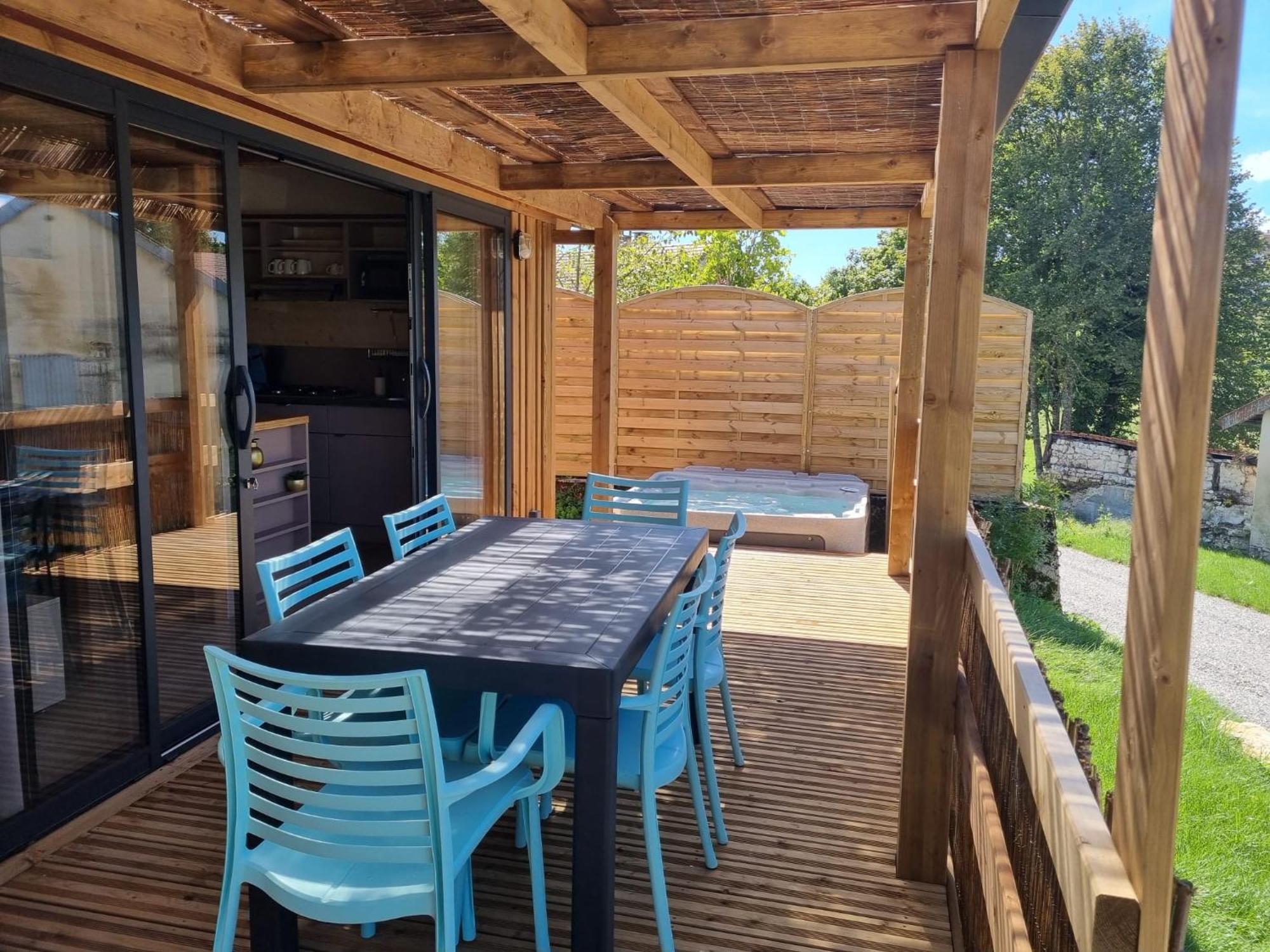 Les Lodges D'Emeraude Maisod Extérieur photo